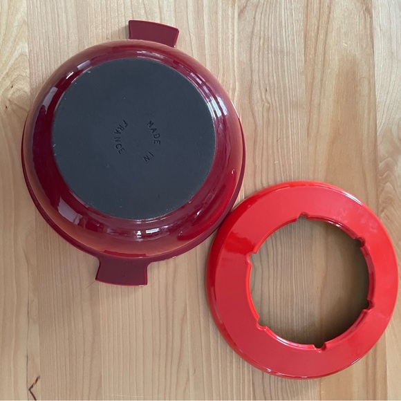 Fondue pot made in France cast iron in excellent condition. - Picture 3 of 4